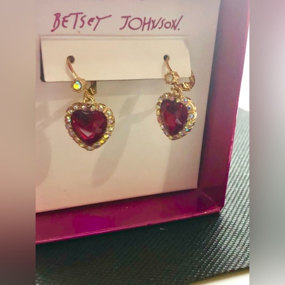 Betsey Johnson heart shaped rhinestones & ruby gemstone‎ dangling earrings new - Picture 2 of 13
